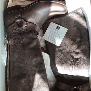 EUC Worn once Frye Boots 9.5 in grey